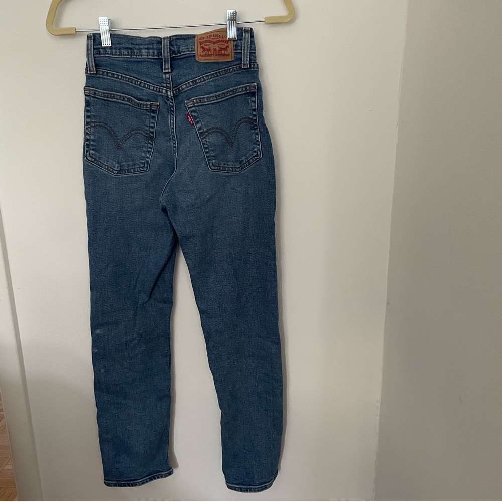 Levi's Women's Wedgie Straight Jeans - Picture 4 of 7